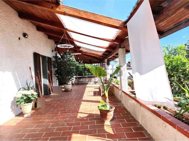 Case e ville in vendita di 250 m² in Via Poggiolo