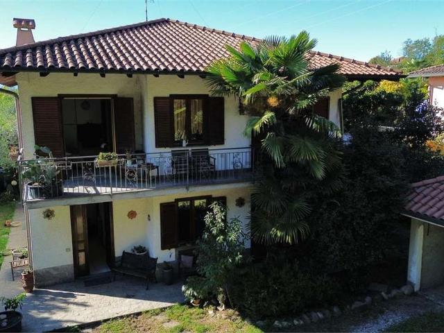 Case e ville in vendita di 250 m² in Via Perego, 34