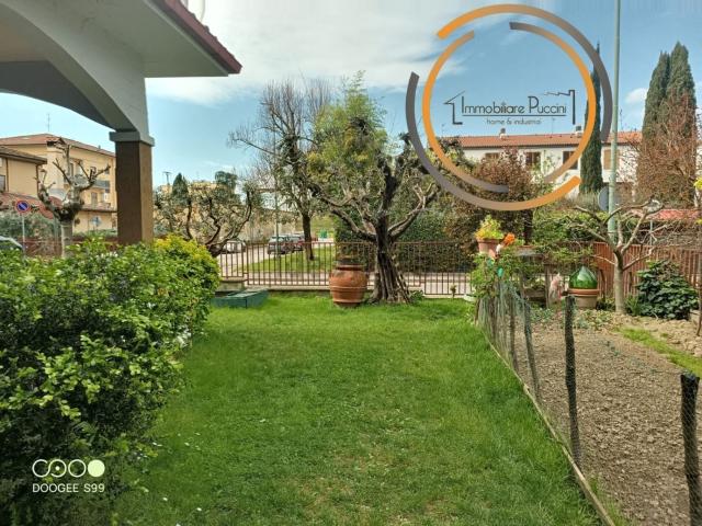 Case e ville in vendita di 250 m² in Via Piave, 30