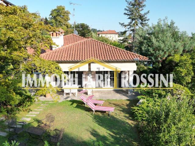 Case e ville in vendita di 250 m² in Via Piemonte, 130