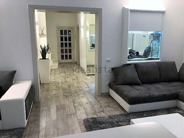 Case e ville in vendita di 250 m² in Via Pisa