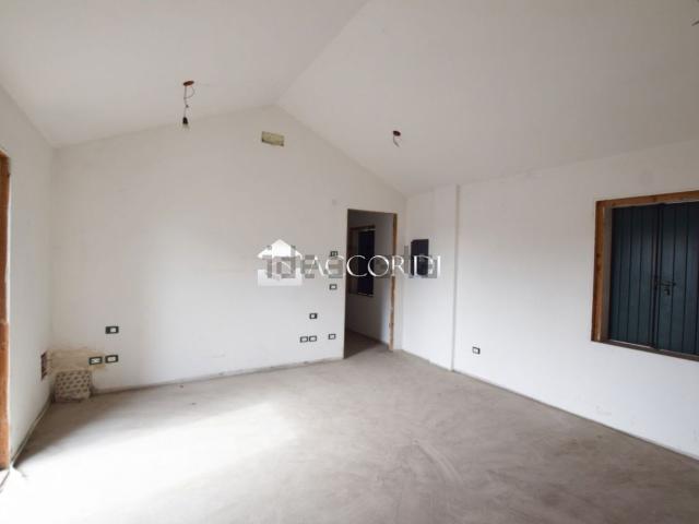 Case e ville in vendita di 250 m² in Via Roma
