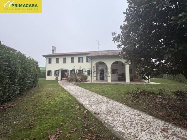 Case e ville in vendita di 250 m² in Via Roma Sinistra, 65