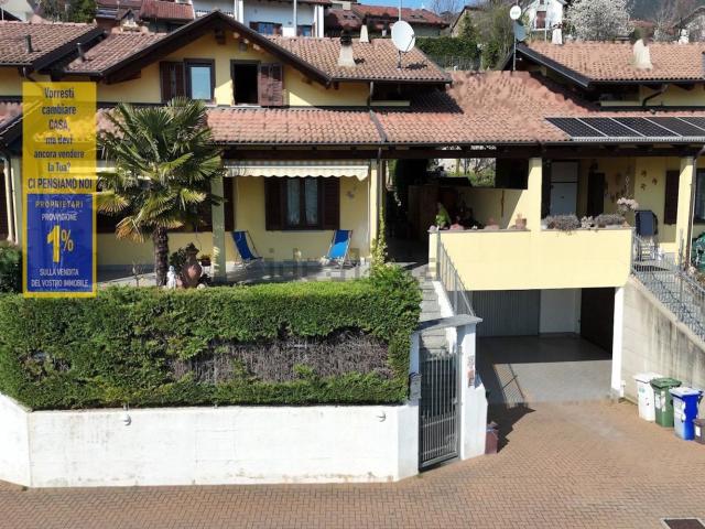 Case e ville in vendita di 250 m² in Via Rubiana