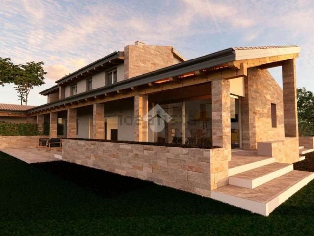 Case e ville in vendita di 250 m² in Via Tagliamento, 5