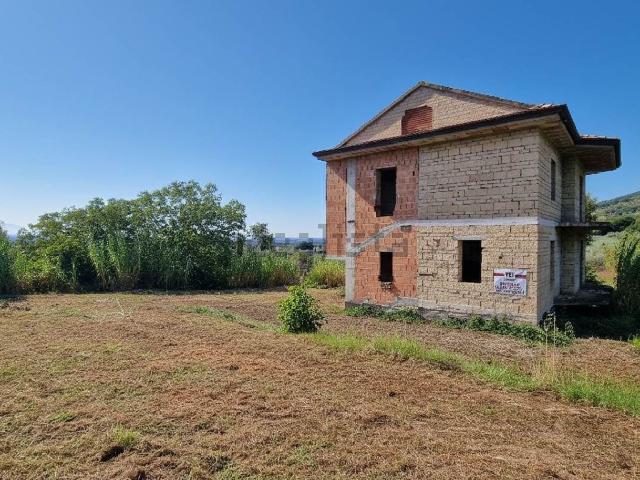 Case e ville in vendita di 250 m² in Via Trento