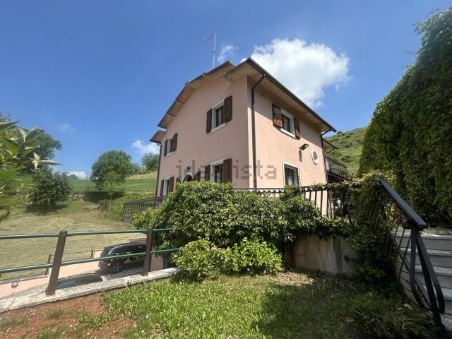 Case e ville in vendita di 250 m² in Via Velo di Sotto