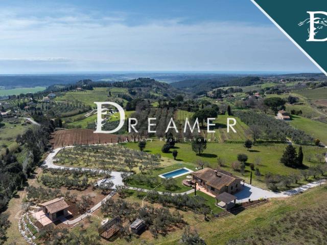 Case e ville in vendita di 250 m² in Via Vicinale Preselle Serre, 63