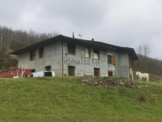 Case e ville in vendita di 250 m² in Via Zena