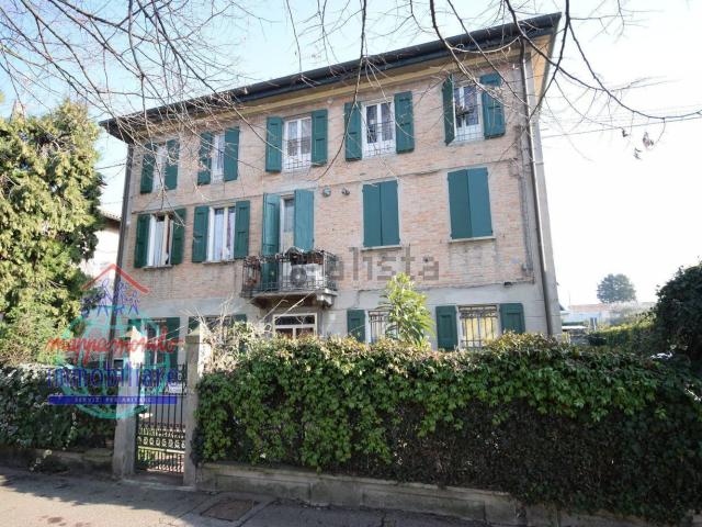 Case e ville in vendita di 250 m² in Viale Vittorio Falzoni Gallerani, 7
