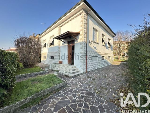 Case e ville in vendita di 250 m² in Viale Costituzione