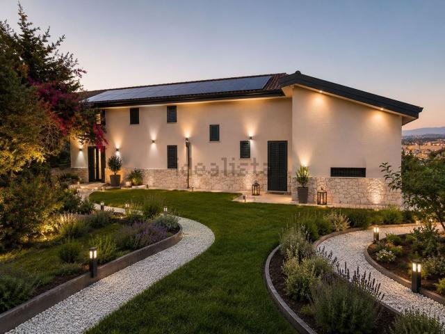 Case e ville in vendita di 250 m² in Viale degli Astronauti