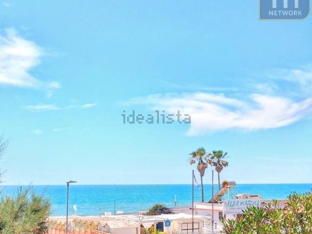 Case e ville in vendita di 250 m² in Viale Spagna