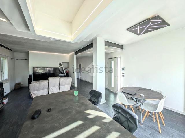 Case e ville in vendita di 250 m² in Vicolo Fontane B