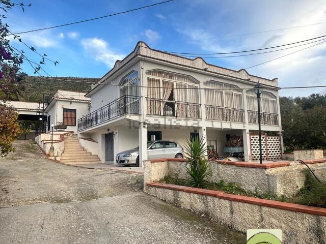 Case e ville in vendita di 250 m² in Contrada Bombello