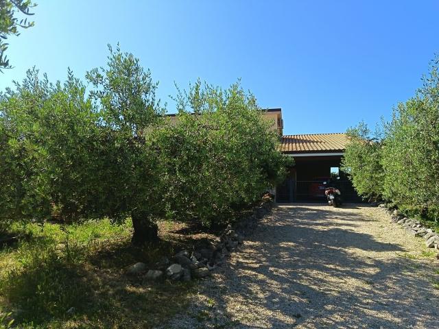 Case e ville in vendita di 250 m² in Contrada Bocache, 81