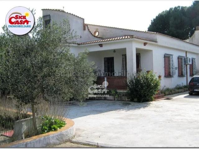 Case e ville in vendita di 250 m² in Contrada Cardilla