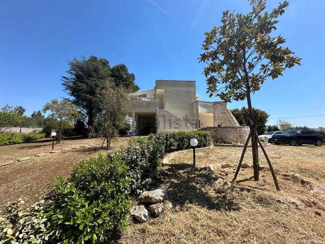 Case e ville in vendita di 250 m² in Contrada Montelamorte s.n, 72017 Ostuni BR Italia Campanile Fumarola Cavallerizza