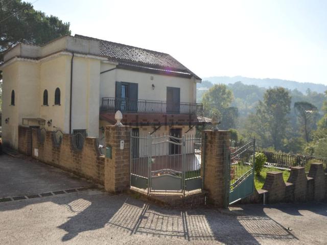 Case e ville in vendita di 250 m² in Contrada Pietrabianca