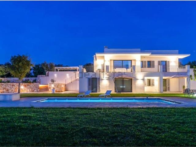 Case e ville in vendita di 250 m² in Contrada San Benedetto