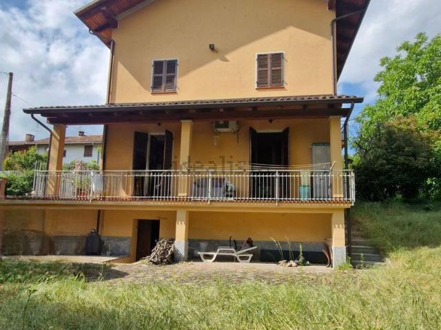 Case e ville in vendita di 250 m² in Frazione Casabianca