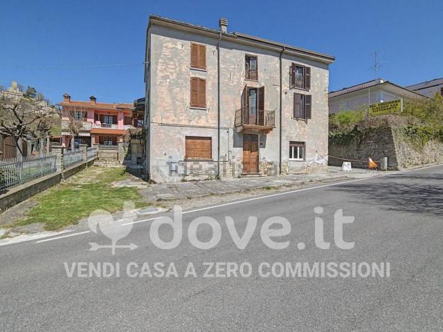 Case e ville in vendita di 250 m² in Frazione Pietragavina, 5