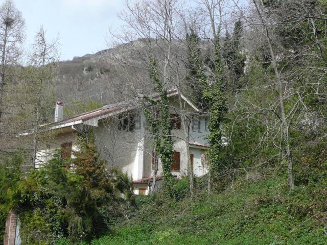 Case e ville in vendita di 250 m² in Località Forca di Valle, 3
