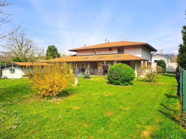 Case e ville in vendita di 250 m² in Località Peveranza