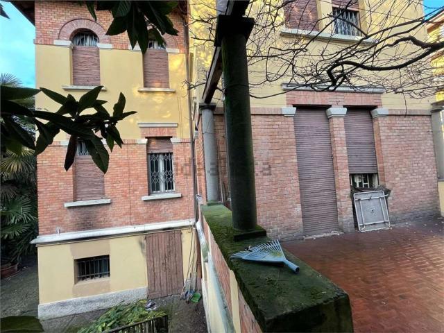 Case e ville in vendita di 250 m² in Piazza Annibale Riccò