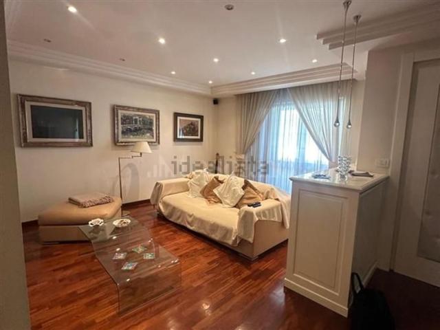 Case e ville in vendita di 250 m² in Piazza Torlonia