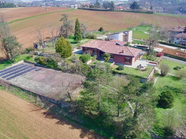 Case e ville in vendita di 250 m² in Strada Cerca, 2
