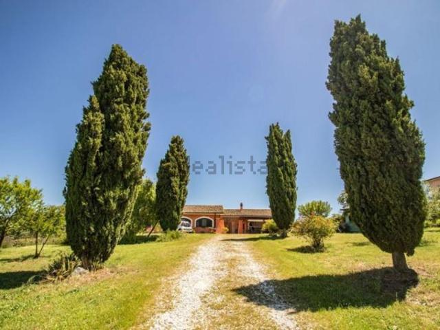 Case e ville in vendita di 250 m² in Strada del Casalino