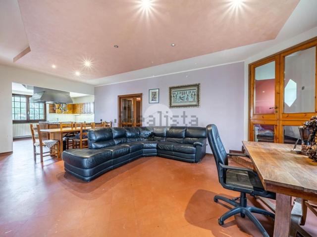 Case e ville in vendita di 250 m² in Strada della Costa, 12