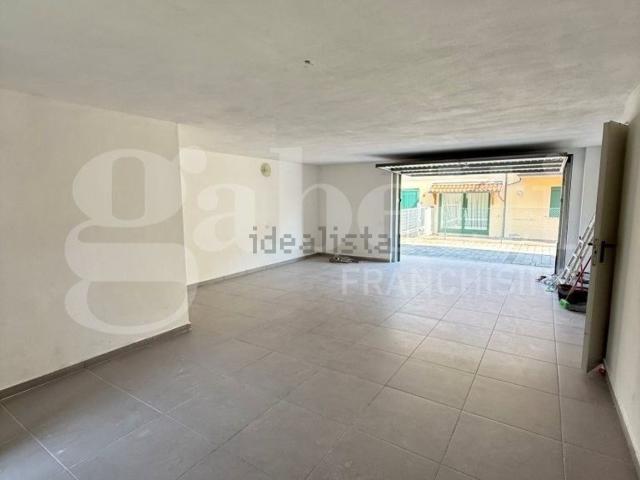 Case e ville in vendita di 250 m² in Strada Perin, 10