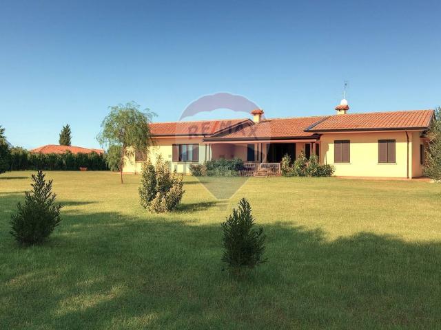 Case e ville in vendita di 250 m² in Strada Piscina Scura, 500