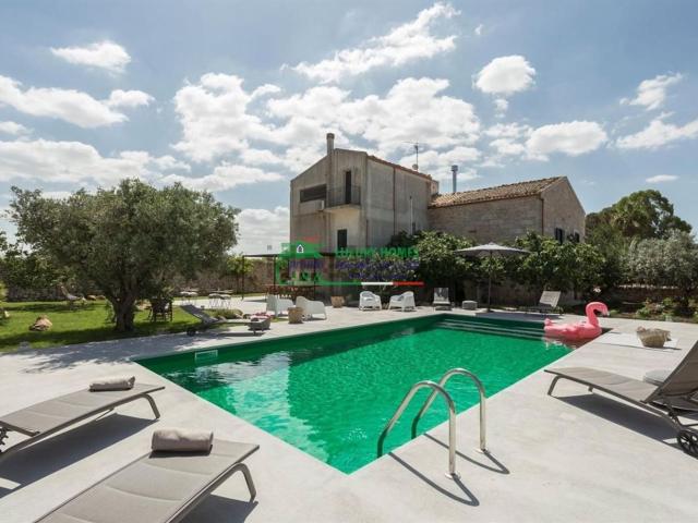 Case e ville in vendita di 250 m² in Strada Provinciale 60