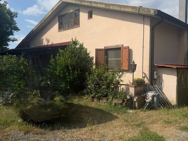 Case e ville in vendita di 250 m² in Strada Provinciale Barbaruta