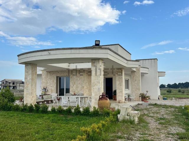 Case e ville in vendita di 250 m² in Strada Provinciale Lecce San Cataldo
