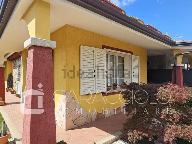 Case e ville in vendita di 251 m²
