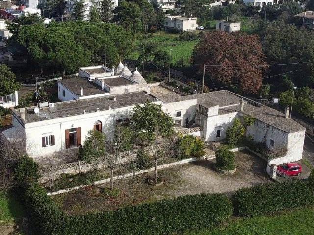 Case e ville in vendita di 251 m² in Via Monti del Duca, 14