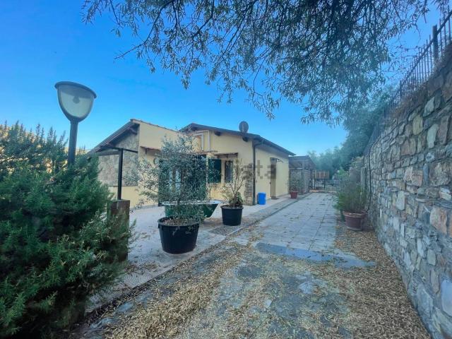 Case e ville in vendita di 251 m² in Strada Pompeiana, 16