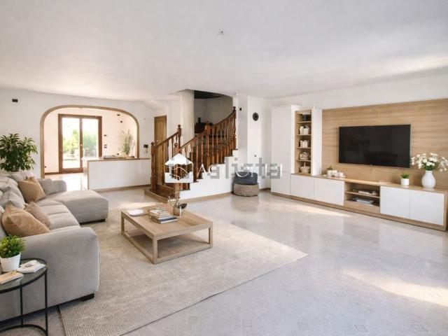 Case e ville in vendita di 252 m²