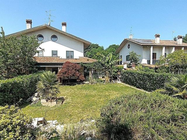 Case e ville in vendita di 252 m²