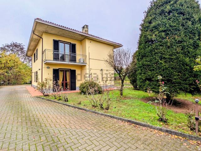 Case e ville in vendita di 252 m² in Via della Chiavica