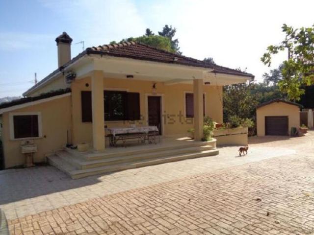Case e ville in vendita di 252 m² in Via Luisa Baccaria, 13