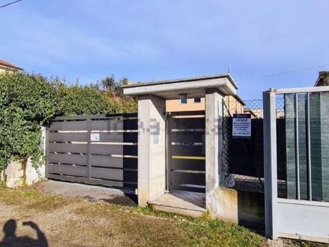 Case e ville in vendita di 252 m² in Via Mottarone, 7