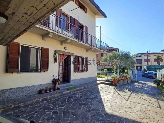 Case e ville in vendita di 252 m² in Via Mandamentale, 7