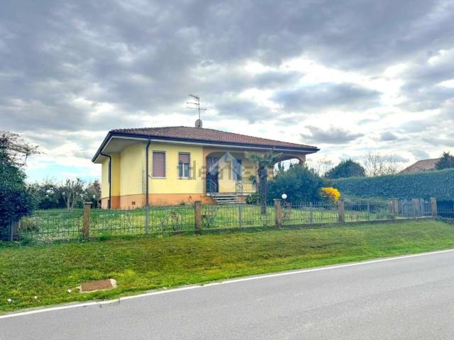 Case e ville in vendita di 252 m² in Via Roma, 144