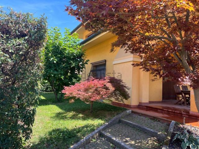 Case e ville in vendita di 252 m² in Via Roma