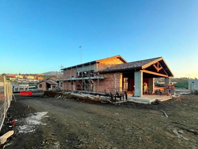 Case e ville in vendita di 253 m² in Via Livio Gratton